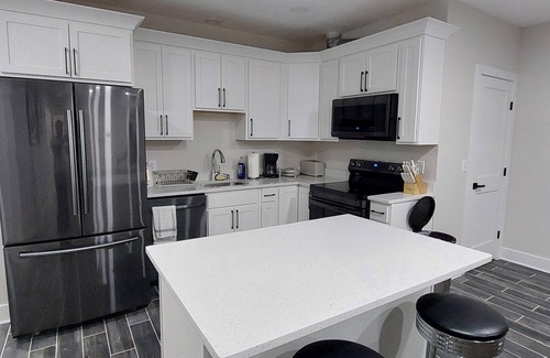Stafford Apartment | Spacious 3-bedroom & 2 baths apartment for your Quantico & DC Stay with WiFi