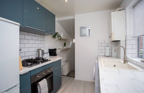 Gateshead Apartment | Spacious 3 bedroom apartment - Saltwell Park