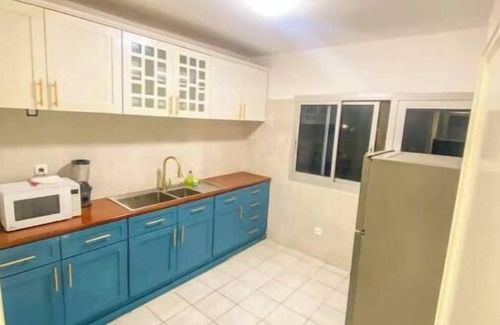 Douala House | Spacious 3-bedroom apartment with AC, Super fast Wifi