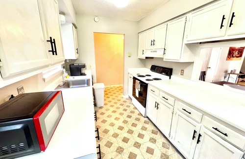Hinesville Apartment | Spacious 3-bedroom corporate apartment with WiFi, AC in welcoming Hinesville