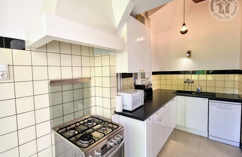 Cambrai Apartment | Spacious 3-Bedroom Cottage with Garden & Garage near Cambrai Center