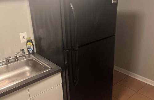 Eckington Apartment | Spacious 3-bedroom English Basement Walk to metro, NW DC, 1-mile to White House