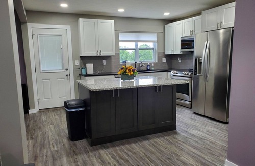 Scott Depot House | Spacious 3-bedroom home, off I-64 & 35, sleeps 11
