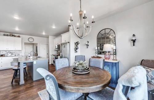 De Pere House | Spacious 3-BR Home near Lambeau