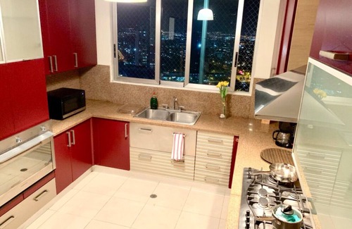 Costa del Este Condo | Spacious 3000sq2 condo in Costa del Este, 2R, 3.5B top floor with ocean views!