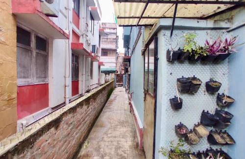 Kolkata Apartment | Spacious 3BHK House opp South City Mall