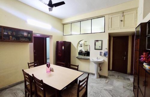 Kolkata Apartment | Spacious 3BHK House opp South City Mall