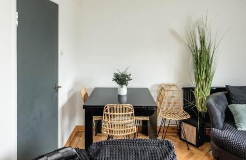 Tottenham Hale Apartment | Spacious 3BR Flat with Balcony Near Tottenham Hale
