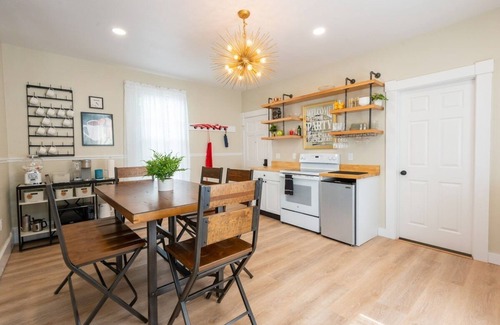 Beverly Condo | *Spacious 3BR Halloween Home|Salem+Beverly|Parking