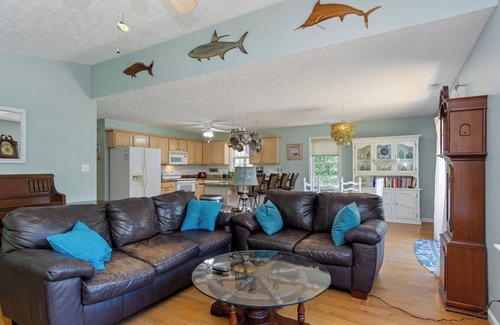 Emerald Isle House | Spacious 3BR w/Hot Tub, Game Room & Golf Cart – Pet Friendly Getaway!