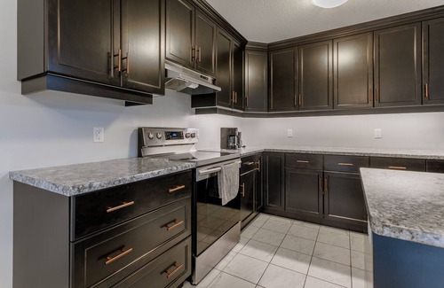 Ingersoll House | Spacious 4 BDR family-friendly house in Ingersoll