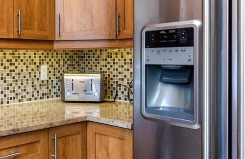 Laval Apartment | Spacious 4-Bdr Retreat in Charming Ste-Rose, Laval