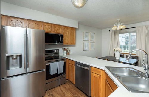 Altoona House | Spacious 4-Bed/2.5 BA Modern Home