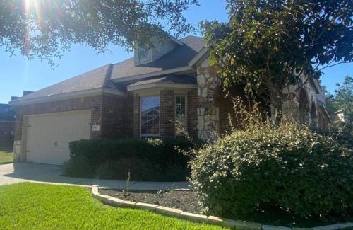 Spring House | Spacious 4 Bed & 2 Bath Home in the Woodlands, TX