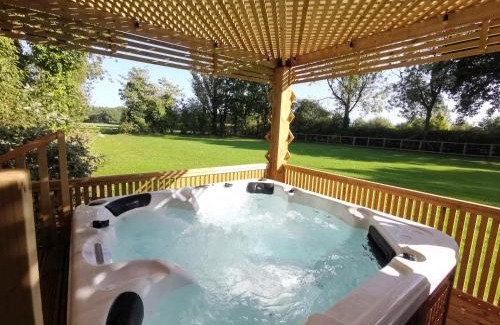 Storwood House | Spacious 4 bed family cottage in parkland setting