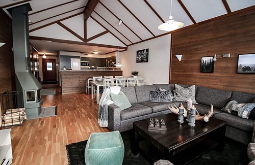 Salen Apartment | Spacious 4 Bedroom Apartment in the Midst of Skiing, Hiking & Biking