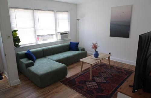 Catonsville House | Spacious 4-Bedroom Family Home Sleeps 10 Peaceful Baltimore Suburb