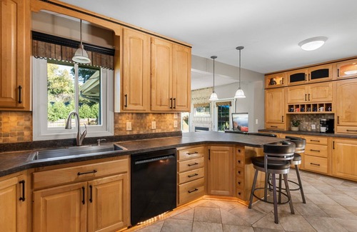 Burnsville House | Spacious 4-bedroom house in charming Burnsville with Pool!