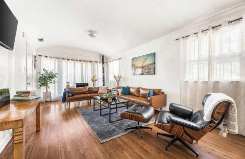 Fairfax District Apartment | Spacious 4 bedroom home by Melrose and 10 minutes to Hollywood Walk of Fame