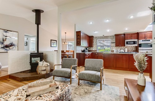 Sherwood - Tualatin South House | Spacious 4-bedroom home with outdoor deck