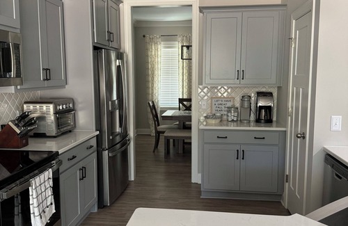 West End House | Spacious 4 bedroom home in Seven Lakes. 15 minute drive to Pinehurst Resort.
