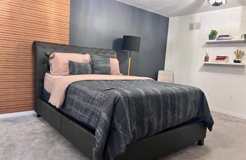 Innisfil House | Spacious 4-Bedroom Home, Comfortably Sleeps 10