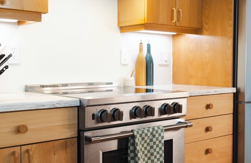 Gunbarrel House | Spacious 4-bedroom house with fast WiFi, trails and views, pool