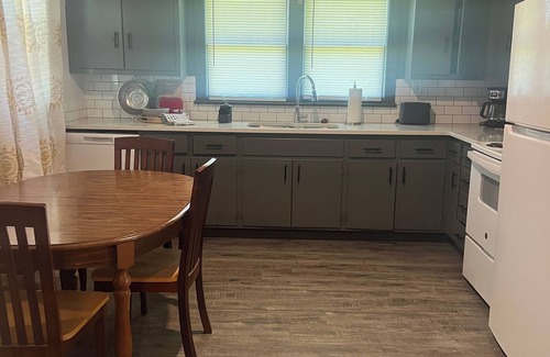 Cullman House | Spacious 4-bedroom house in Cullman, AL with AC, WiFi