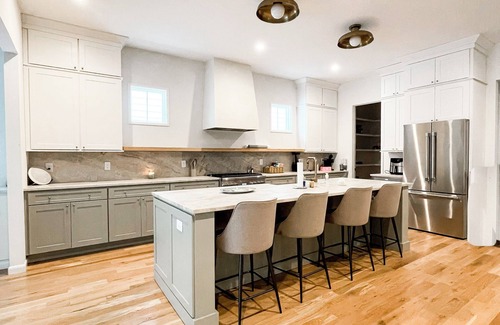 Green Hills House | Spacious 4-bedroom pet friendly house in cool Nashville near Lipscomb
