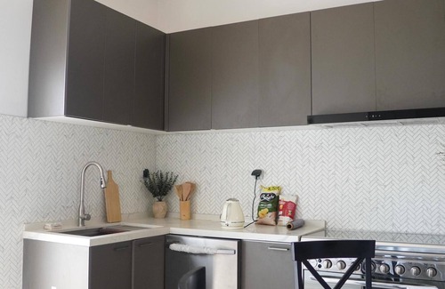 Porto-Novo House | Spacious 4-bedroom townhome with AC and WiFi in fabulous Porto-Novo