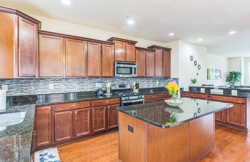 Elkridge House | Spacious 4-bedroom townhome in charming Elkridge with WiFi, AC/Outdoor Playarea