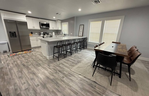 Government Hill House | Spacious 4-bedroom/3 bath home in terrific San Antonio with WiFi, AC