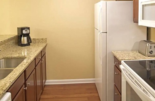 Berkeley Resort | Spacious 4 Bedroom Suite @ The Historic Powhatan Resort