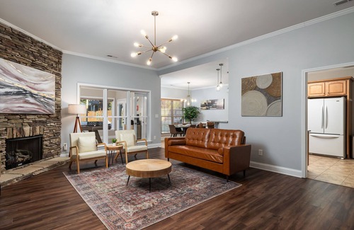 Kernersville House | Spacious 4 BR Home! Sleeps 12- Perfect location with Game Room!