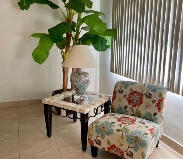 Tamuning House | Spacious 4bd25ba Retreat Near Hospital & Tumon