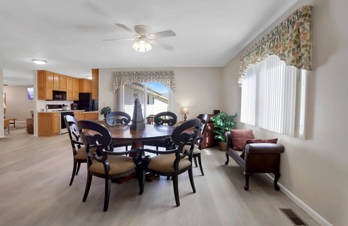 Monticello House | Spacious 4BR/3BA home that sleeps 10+ guests!