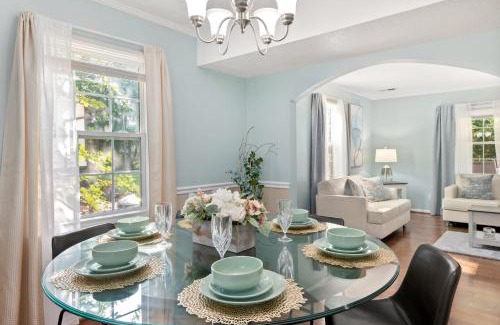 North Raleigh House | Spacious 4BR House Sleeps 9 Outdoor Lounge with Fire Pit plus Games