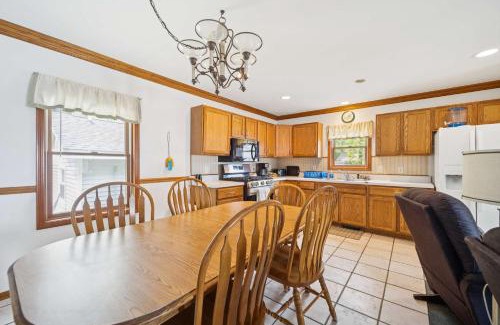 Greenbush Apartment | Spacious 4BR Lakefront Cottage - Perfect for Groups