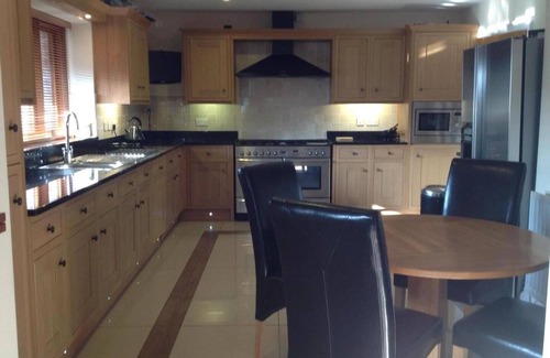 Kentchurch House | Spacious 5 bed property with hot tub/sauna situated in picturesque Grosmont