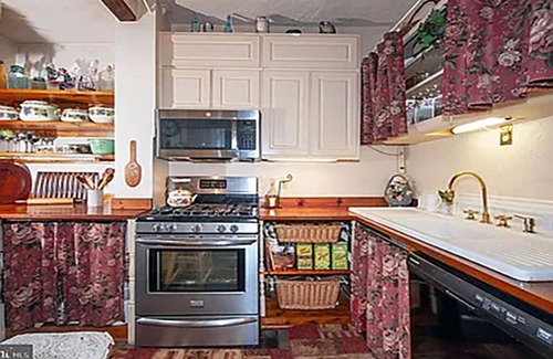 Trumbauersville House | Spacious 5-bedroom house with WiFi and AC in charming Bucks County PA