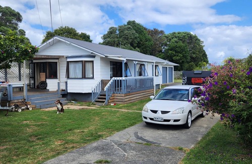 One Tree Point House | Spacious 5-bedroom house in delightful One Tree Point