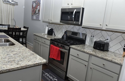 Lawrenceville House | Spacious 5-bedroom house with AC and WiFi in charming Lawrenceville