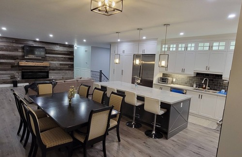 Kirkfield Cottage | Spacious 5 bedroom cottage, sleeps 17