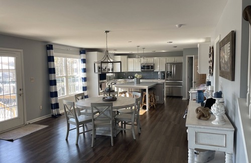Buechel House | Spacious 5-bedroom house with pool! Sleeps 11