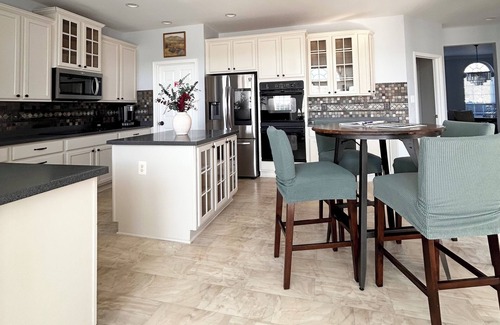 York House | Spacious 5 bedroom home with large deck and hot tub
