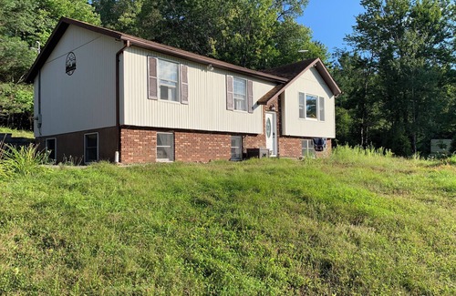 Maplecrest House | Spacious 5-bedroom house in marvelous Windham with AC, WiFi & wood burning stove