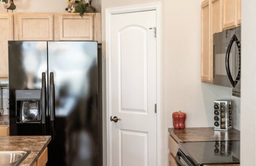 Windsor House | Spacious 5-bedroom house in charming Windsor with WiFi, hot tub and game room.