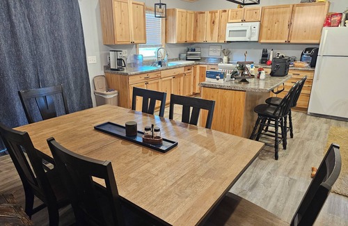 Osakis House | Spacious 5-bedroom Osakis lakefront house/guest house with dock, WiFi, AC, spa