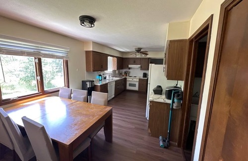 Parma Heights House | Spacious 5-BR Home - Near CLE Clinc + CWRU