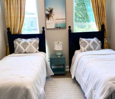 Trinidad Bed & Breakfast | Spacious 5BR 15 mins from Downtown -free parking!